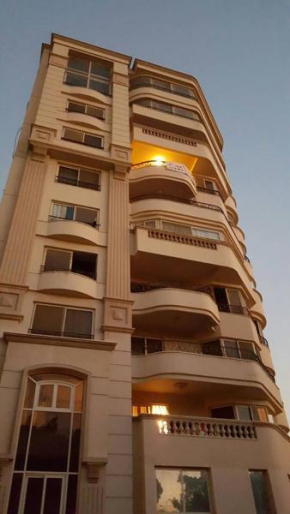 Luxury Apartment In Massaken Sheraton